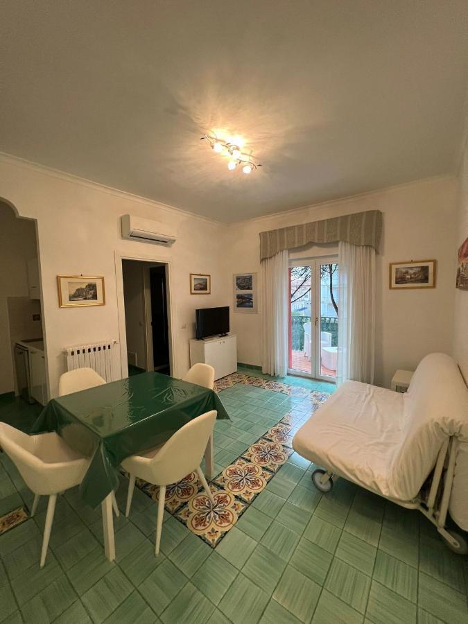 Sorrento Home E Flat Park And Pool Exterior foto